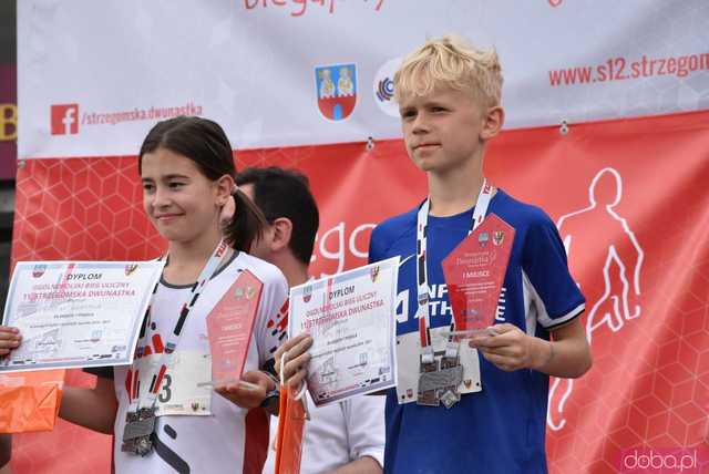 [DUŻO ZDJĘĆ/WYNIKI] Pobiegli w kolejnej odsłonie Strzegomskiej Dwunastki