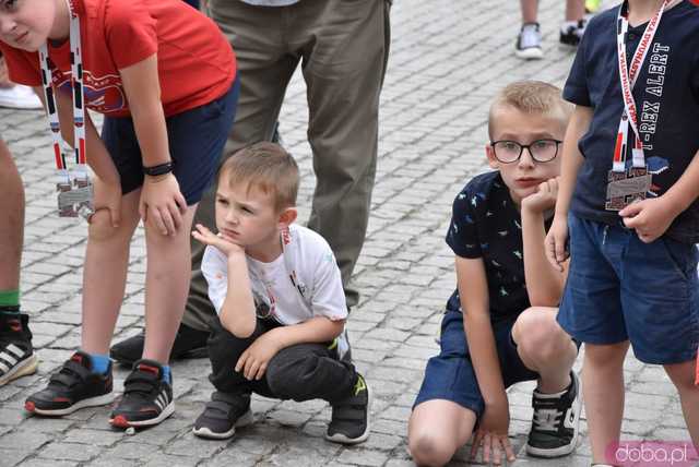 [DUŻO ZDJĘĆ/WYNIKI] Pobiegli w kolejnej odsłonie Strzegomskiej Dwunastki