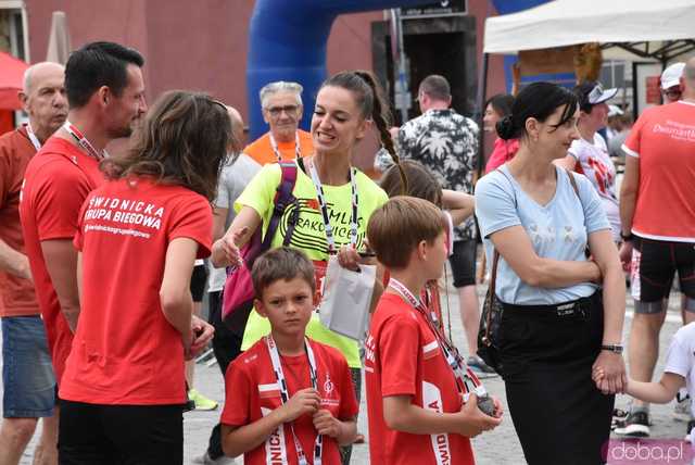 [DUŻO ZDJĘĆ/WYNIKI] Pobiegli w kolejnej odsłonie Strzegomskiej Dwunastki