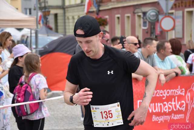 [DUŻO ZDJĘĆ/WYNIKI] Pobiegli w kolejnej odsłonie Strzegomskiej Dwunastki
