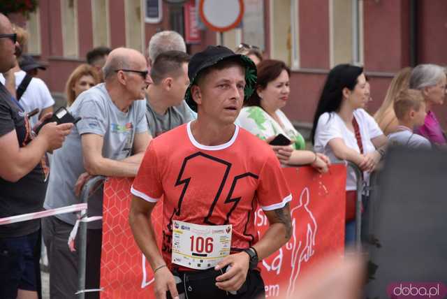 [DUŻO ZDJĘĆ/WYNIKI] Pobiegli w kolejnej odsłonie Strzegomskiej Dwunastki