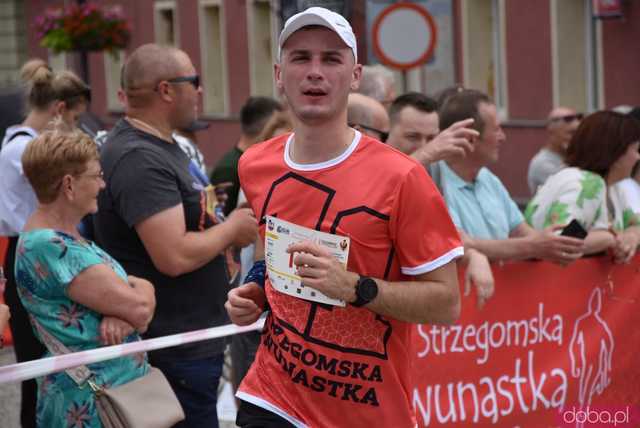 [DUŻO ZDJĘĆ/WYNIKI] Pobiegli w kolejnej odsłonie Strzegomskiej Dwunastki