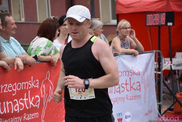 [DUŻO ZDJĘĆ/WYNIKI] Pobiegli w kolejnej odsłonie Strzegomskiej Dwunastki