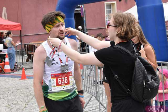 [DUŻO ZDJĘĆ/WYNIKI] Pobiegli w kolejnej odsłonie Strzegomskiej Dwunastki