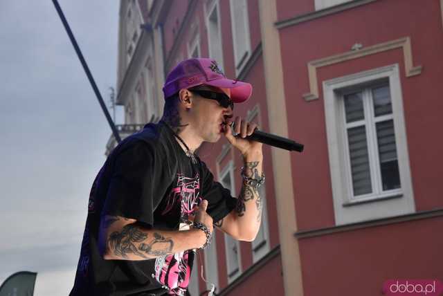 [WIDEO/FOTO] Żabson porwał strzegomską publiczność na zwieńczenie sobotniej części Święta Granitu