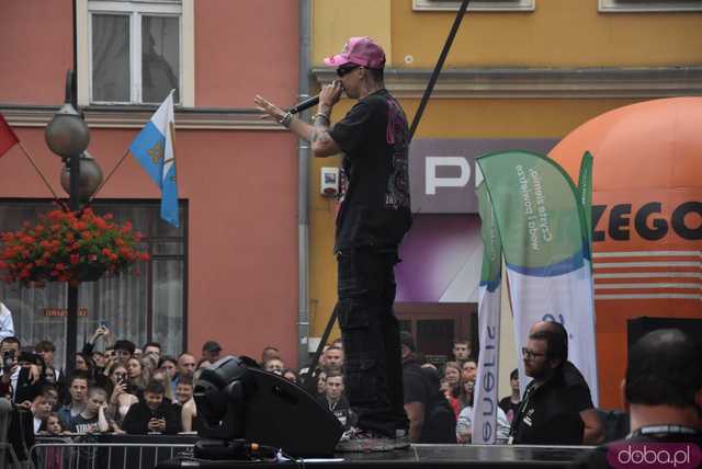 [WIDEO/FOTO] Żabson porwał strzegomską publiczność na zwieńczenie sobotniej części Święta Granitu