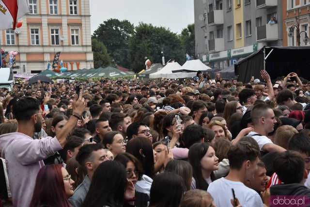 [WIDEO/FOTO] Żabson porwał strzegomską publiczność na zwieńczenie sobotniej części Święta Granitu