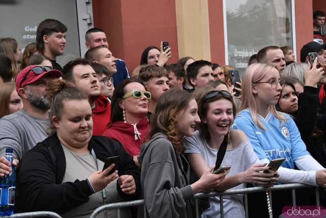 [WIDEO/FOTO] Żabson porwał strzegomską publiczność na zwieńczenie sobotniej części Święta Granitu