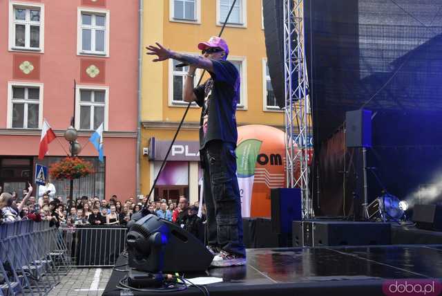[WIDEO/FOTO] Żabson porwał strzegomską publiczność na zwieńczenie sobotniej części Święta Granitu