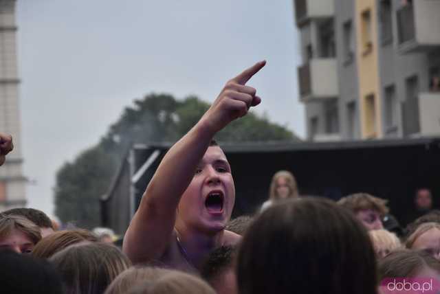 [WIDEO/FOTO] Żabson porwał strzegomską publiczność na zwieńczenie sobotniej części Święta Granitu