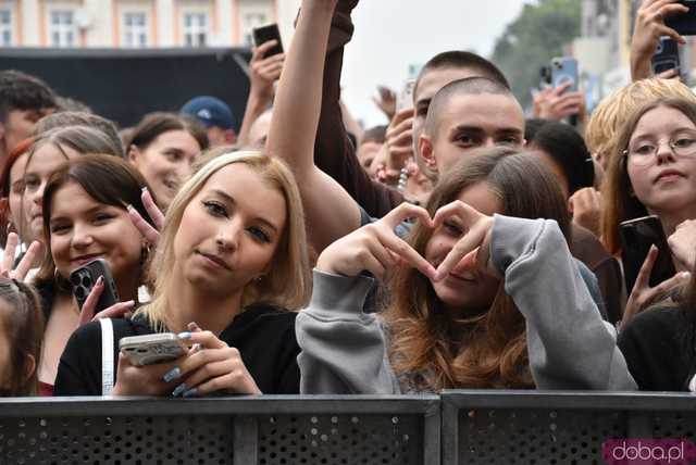 [WIDEO/FOTO] Żabson porwał strzegomską publiczność na zwieńczenie sobotniej części Święta Granitu