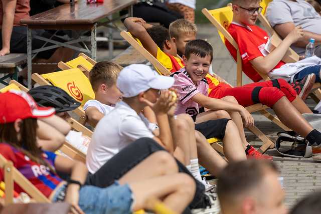 [FOTO] Wspierali biało-czerwonych na Żarowskiej Strefie Kibica. Rozegrano też turniej w Mega Piłkarzyki