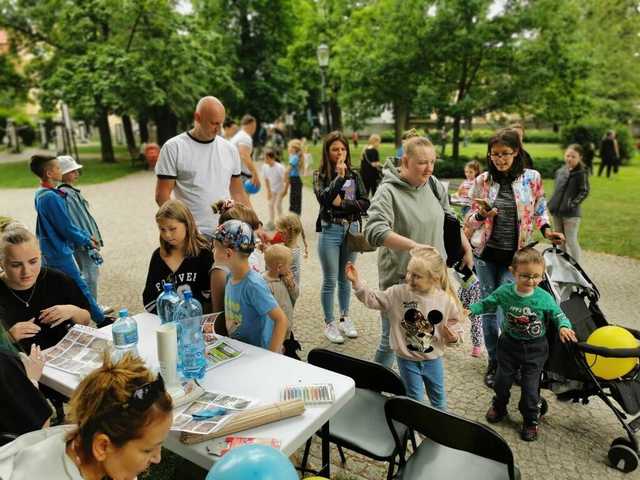 [DUŻO ZDJĘĆ] Świetna zabawa i moc atrakcji na Pikniku z okazji Dnia Dziecka w Śiwbeodzicach