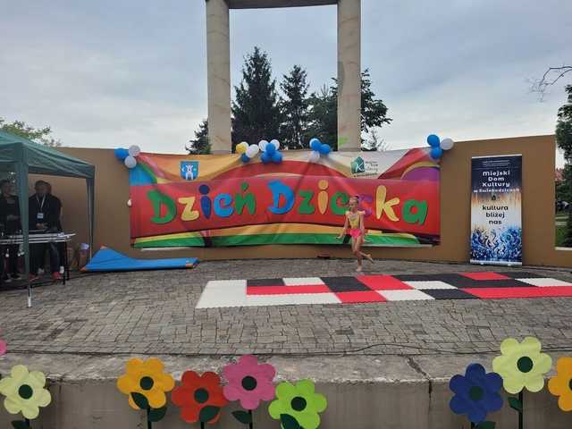 [DUŻO ZDJĘĆ] Świetna zabawa i moc atrakcji na Pikniku z okazji Dnia Dziecka w Śiwbeodzicach