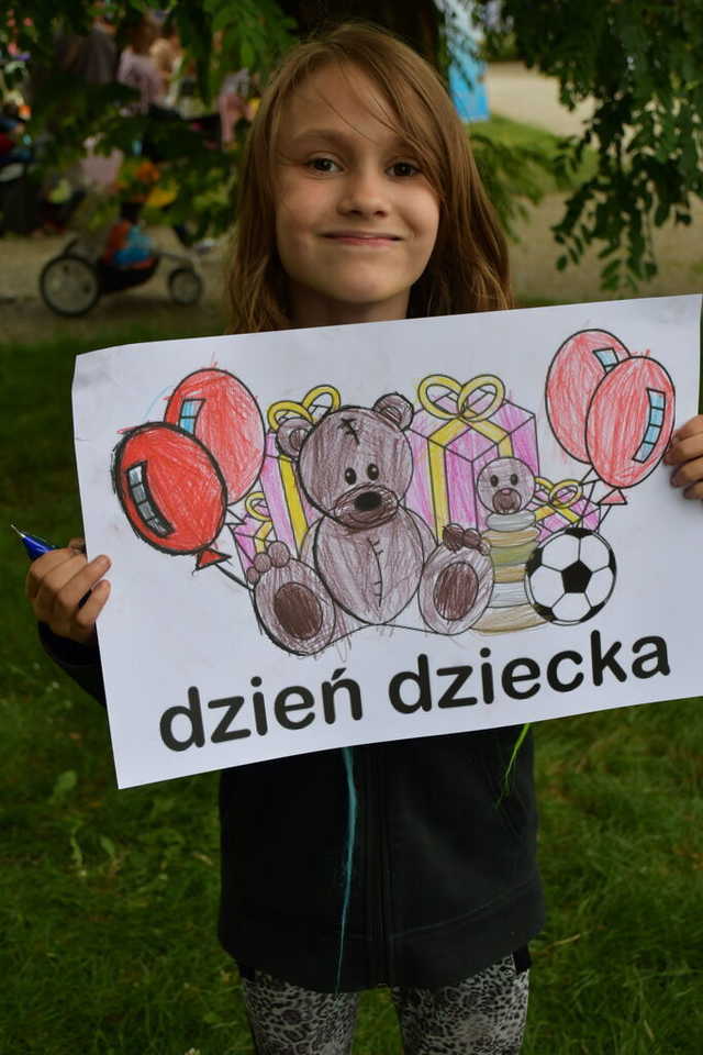 [DUŻO ZDJĘĆ] Świetna zabawa i moc atrakcji na Pikniku z okazji Dnia Dziecka w Śiwbeodzicach