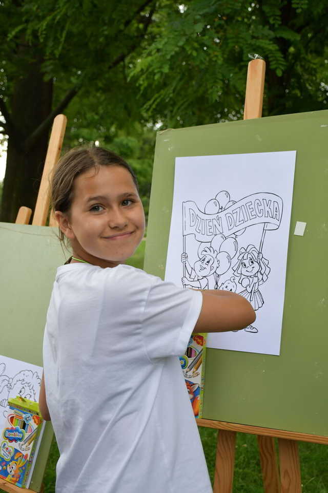 [DUŻO ZDJĘĆ] Świetna zabawa i moc atrakcji na Pikniku z okazji Dnia Dziecka w Śiwbeodzicach