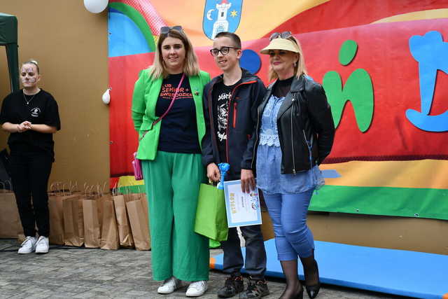 [DUŻO ZDJĘĆ] Świetna zabawa i moc atrakcji na Pikniku z okazji Dnia Dziecka w Śiwbeodzicach