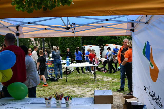 [DUŻO ZDJĘĆ] Świetna zabawa i moc atrakcji na Pikniku z okazji Dnia Dziecka w Śiwbeodzicach