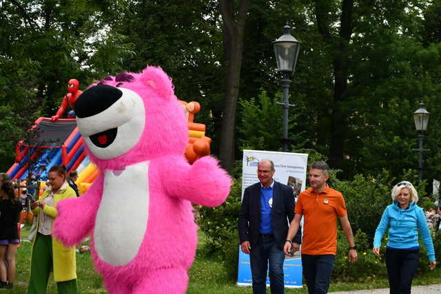 [DUŻO ZDJĘĆ] Świetna zabawa i moc atrakcji na Pikniku z okazji Dnia Dziecka w Śiwbeodzicach