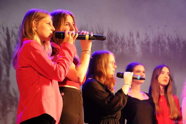[FOTO] Miłość ci wszystko wybaczy. Koncert charytatywny Zespołu Wokalnego Viento w Kasprowiczu