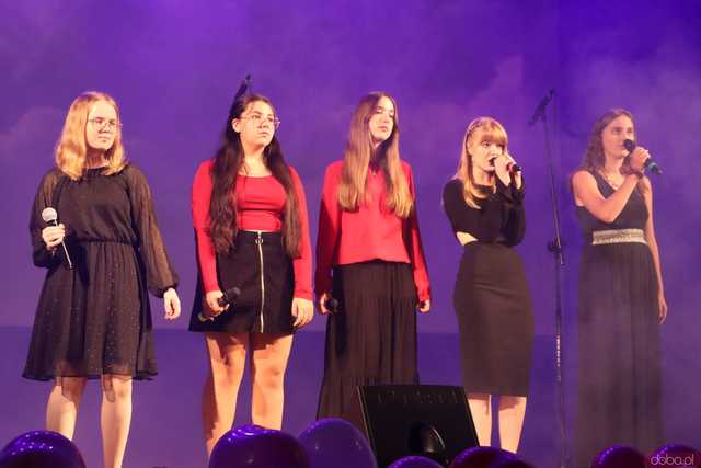 [FOTO] Miłość ci wszystko wybaczy. Koncert charytatywny Zespołu Wokalnego Viento w Kasprowiczu