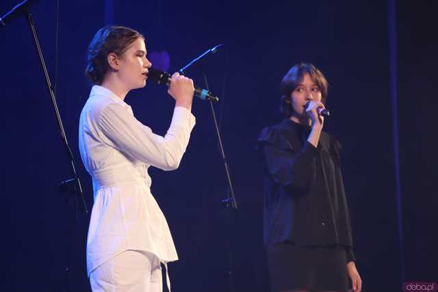 [FOTO] Miłość ci wszystko wybaczy. Koncert charytatywny Zespołu Wokalnego Viento w Kasprowiczu