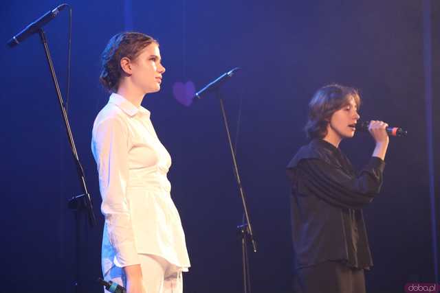 [FOTO] Miłość ci wszystko wybaczy. Koncert charytatywny Zespołu Wokalnego Viento w Kasprowiczu