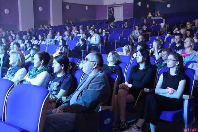 [FOTO] Miłość ci wszystko wybaczy. Koncert charytatywny Zespołu Wokalnego Viento w Kasprowiczu
