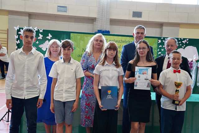 [FOTO] Stypendia rozdane! Zobaczcie, jak prezentuje się ranking szkół podstawowych w gminie Świdnica