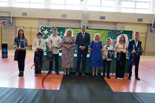 [FOTO] Stypendia rozdane! Zobaczcie, jak prezentuje się ranking szkół podstawowych w gminie Świdnica