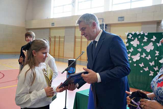 [FOTO] Stypendia rozdane! Zobaczcie, jak prezentuje się ranking szkół podstawowych w gminie Świdnica