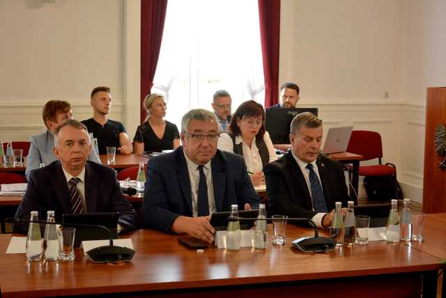 Absolutorium dla burmistrza Strzegomia za zeszłoroczny budżet. Jak głosowali radni? 