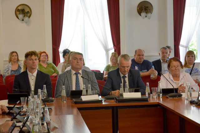 Absolutorium dla burmistrza Strzegomia za zeszłoroczny budżet. Jak głosowali radni? 