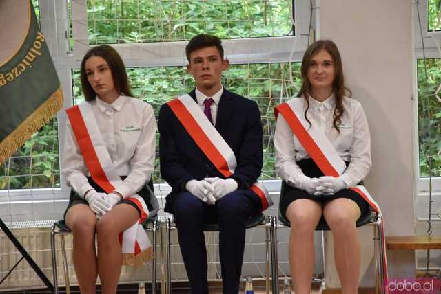[WIDEO/FOTO] Uroczysta akademia, świadectwa i wyróżnienia podczas zakończenia roku w ZCSKR w Mokrzeszowie