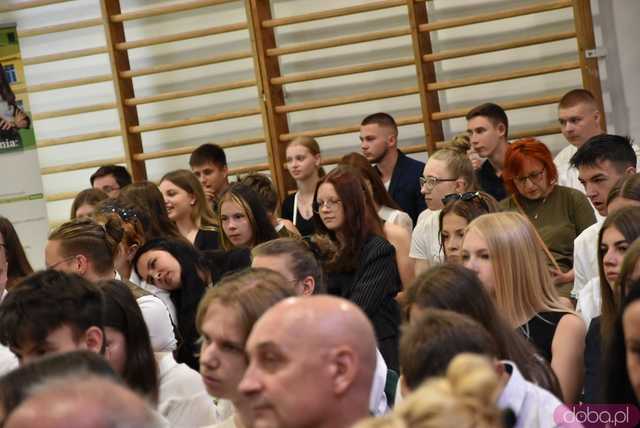 [WIDEO/FOTO] Uroczysta akademia, świadectwa i wyróżnienia podczas zakończenia roku w ZCSKR w Mokrzeszowie