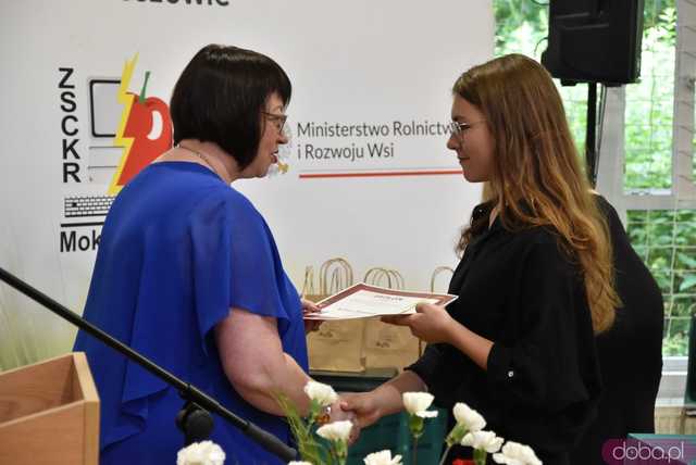 [WIDEO/FOTO] Uroczysta akademia, świadectwa i wyróżnienia podczas zakończenia roku w ZCSKR w Mokrzeszowie