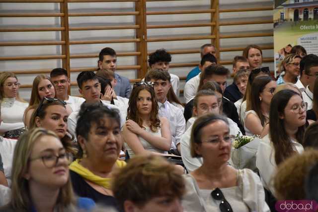 [WIDEO/FOTO] Uroczysta akademia, świadectwa i wyróżnienia podczas zakończenia roku w ZCSKR w Mokrzeszowie