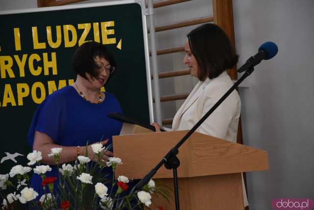 [FOTO] Pożegnanie dyrektor ZSCKR w Mokrzeszowie. Kto obejmie to stanowisko od września?