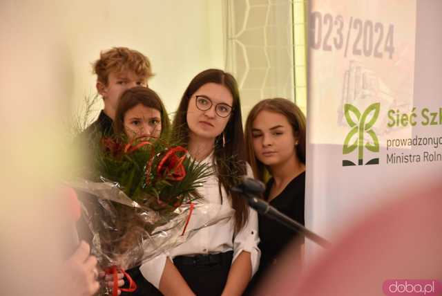 [FOTO] Pożegnanie dyrektor ZSCKR w Mokrzeszowie. Kto obejmie to stanowisko od września?