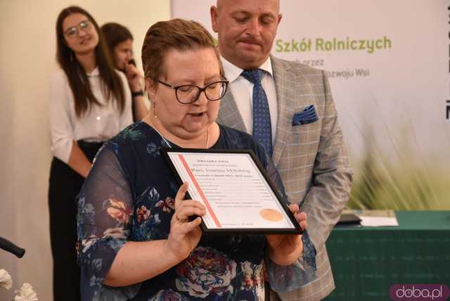 [FOTO] Pożegnanie dyrektor ZSCKR w Mokrzeszowie. Kto obejmie to stanowisko od września?