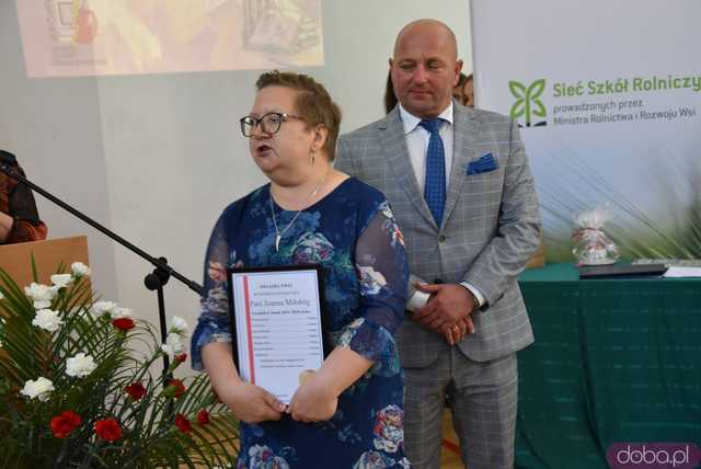 [FOTO] Pożegnanie dyrektor ZSCKR w Mokrzeszowie. Kto obejmie to stanowisko od września?