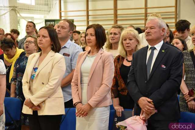 [FOTO] Pożegnanie dyrektor ZSCKR w Mokrzeszowie. Kto obejmie to stanowisko od września?