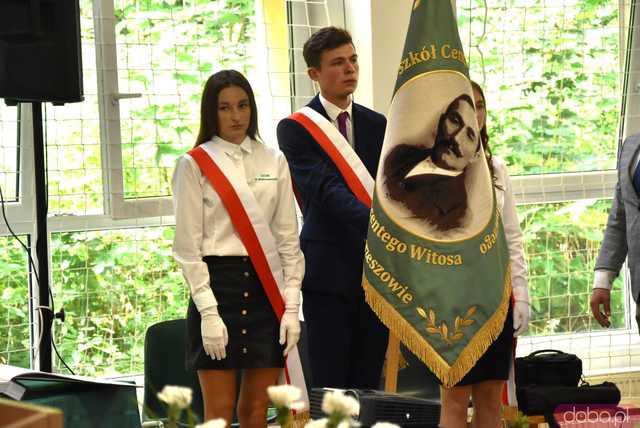 [FOTO] Pożegnanie dyrektor ZSCKR w Mokrzeszowie. Kto obejmie to stanowisko od września?