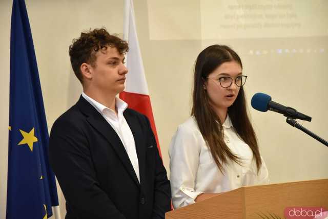 [FOTO] Pożegnanie dyrektor ZSCKR w Mokrzeszowie. Kto obejmie to stanowisko od września?