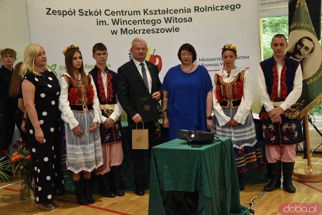 [FOTO] Pożegnanie dyrektor ZSCKR w Mokrzeszowie. Kto obejmie to stanowisko od września?