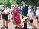 [FOTO] Uczniowie naszego powiatu przywitali wakacje. Uroczyste akademie zakończyły rok szkolny