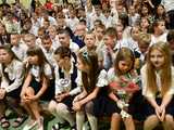 [FOTO] Uczniowie naszego powiatu przywitali wakacje. Uroczyste akademie zakończyły rok szkolny