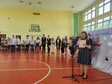 [FOTO] Uczniowie naszego powiatu przywitali wakacje. Uroczyste akademie zakończyły rok szkolny