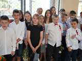 [FOTO] Uczniowie naszego powiatu przywitali wakacje. Uroczyste akademie zakończyły rok szkolny