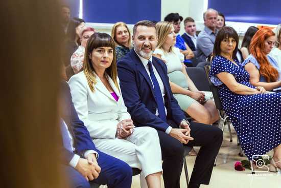 [FOTO] Uczniowie naszego powiatu przywitali wakacje. Uroczyste akademie zakończyły rok szkolny